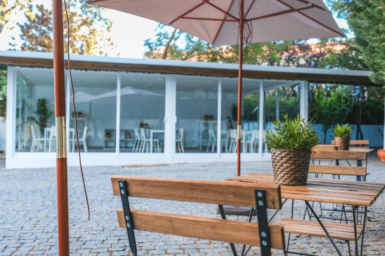 4U Lisbon VI Guesthouse Airport Exteriör bild